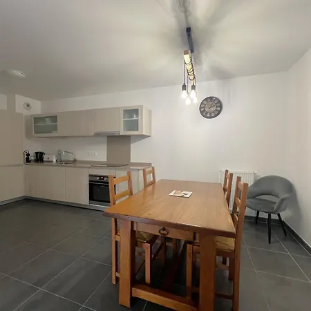 Apartment Cosy Pour 5 Pers. A Avec Balcon Et Equipements Complets - Fr-1-474-213 *